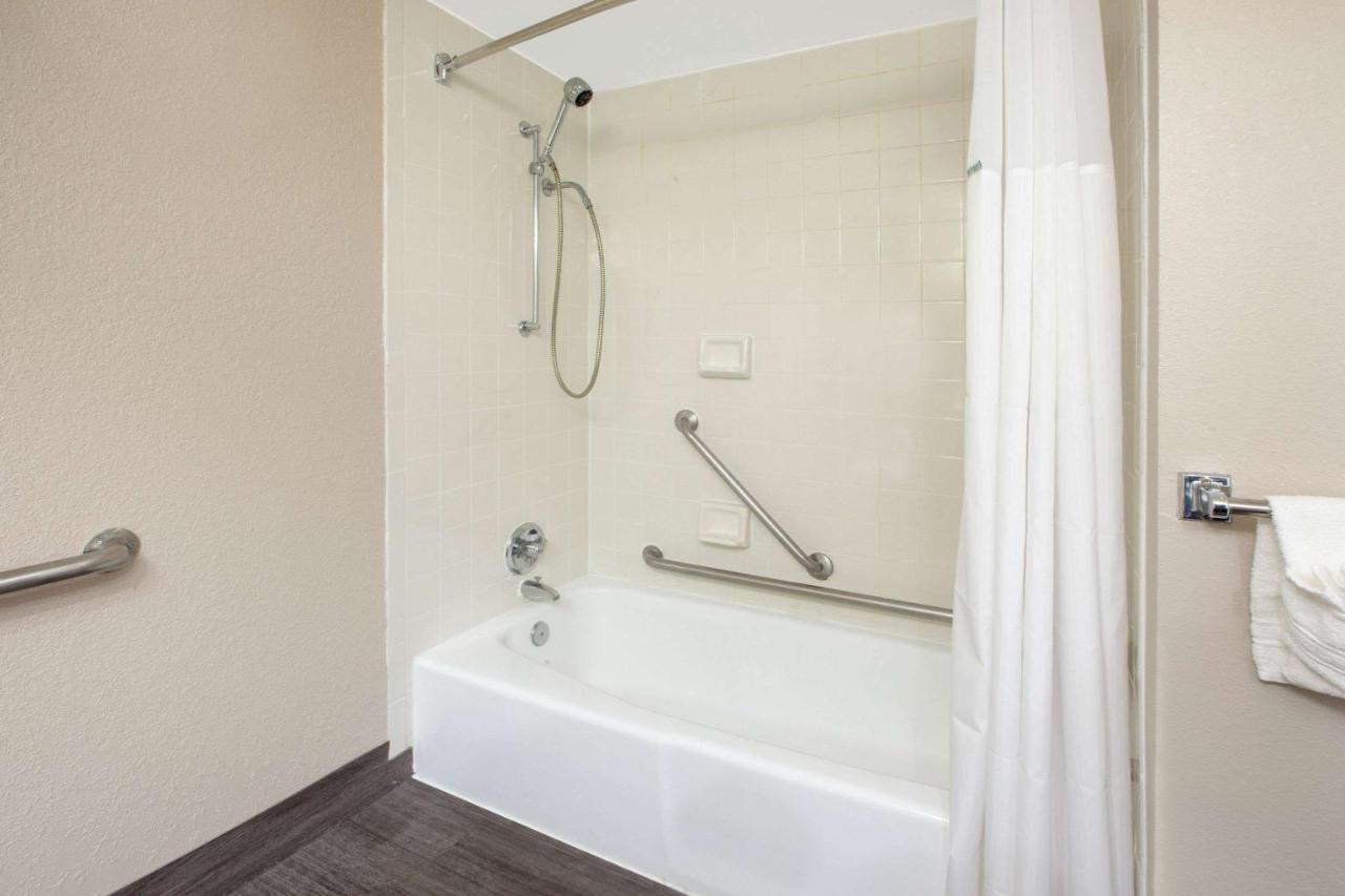 Baymont By Wyndham Grand Rapids Near Downtown Hotel Wyoming Kültér fotó
